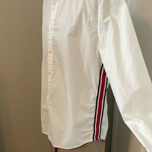 Guess Classic White Men's Shirt with Grosgrain Detail M